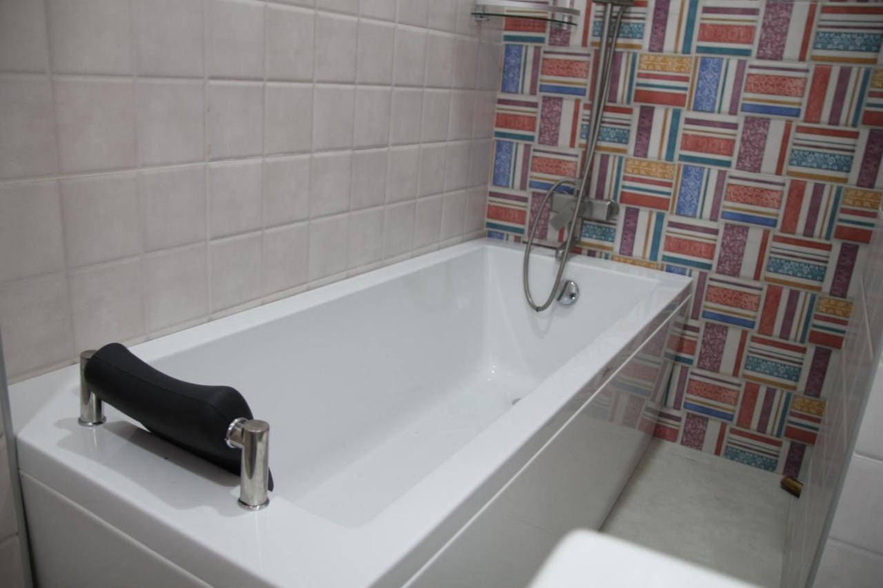 טביליסי Cozy Apartment In Vake מראה חיצוני תמונה
